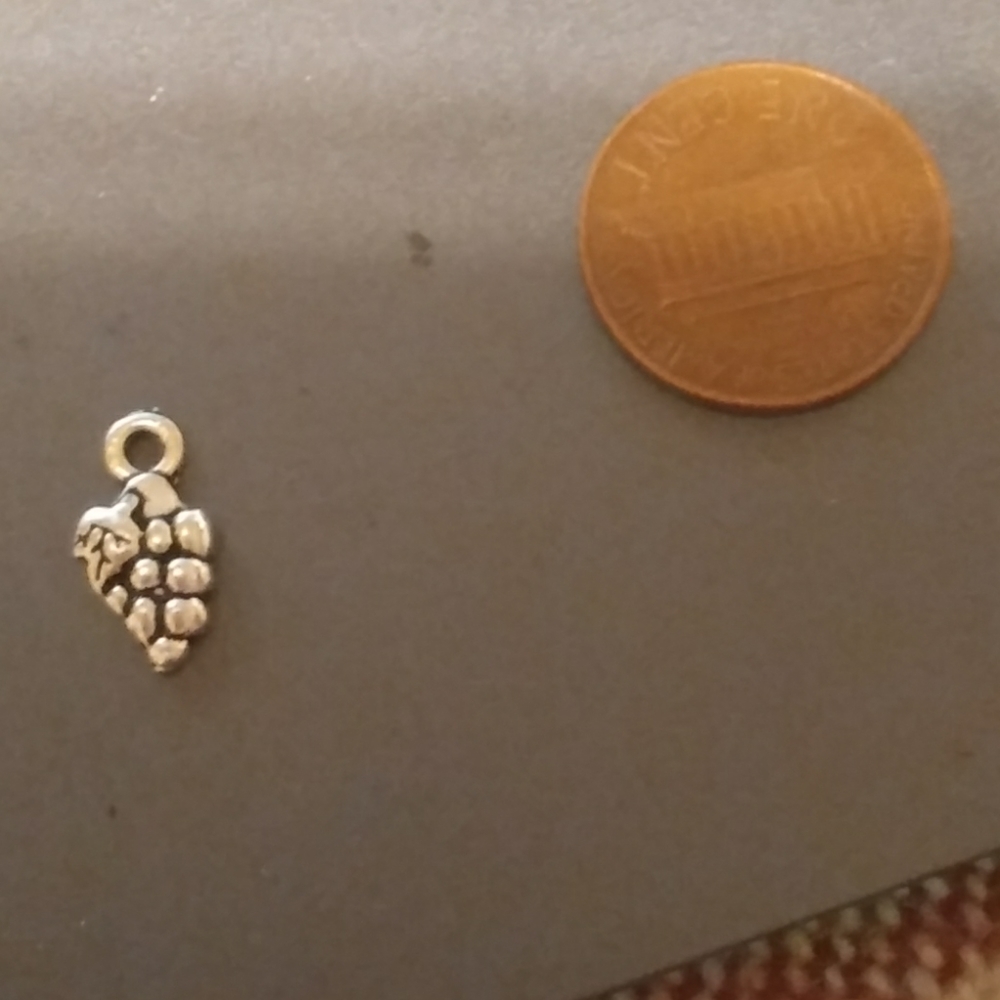 Grapes pendent